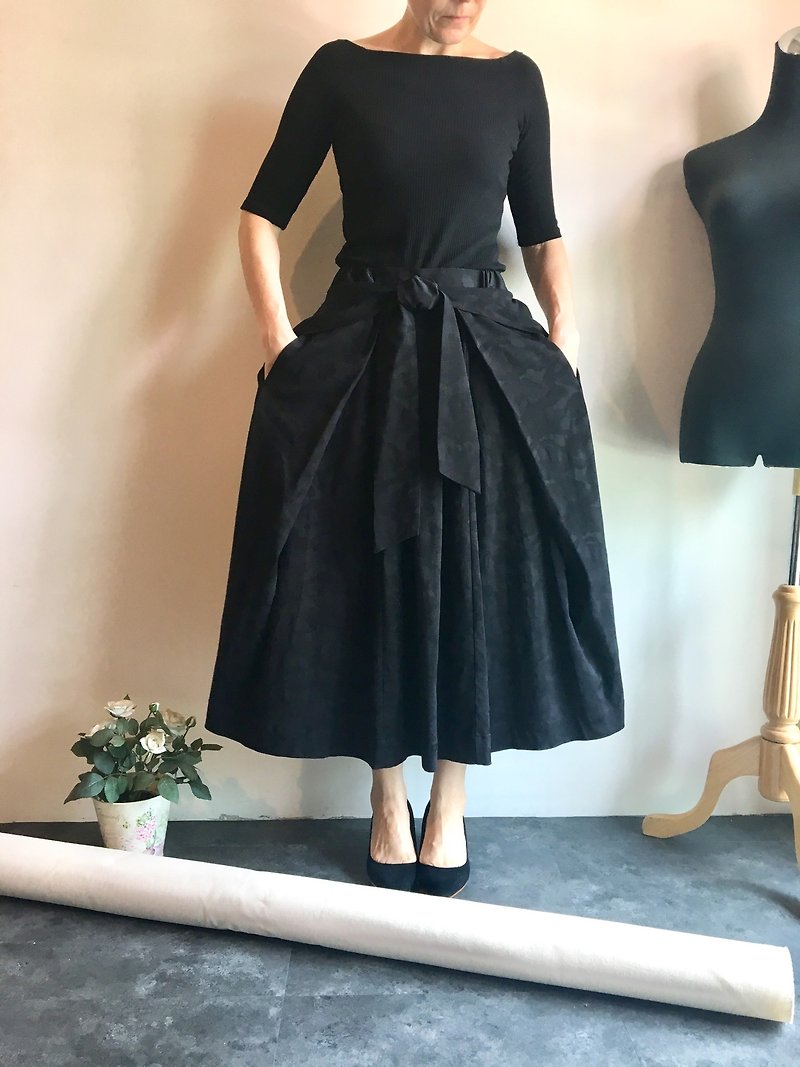 Junia black skirt - กระโปรง - เส้นใยสังเคราะห์ สีดำ