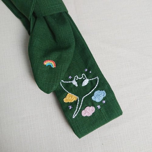 有fu手作 來自海的靈感系列-飛翔的魟魚手工刺繡蝴蝶結髮帶