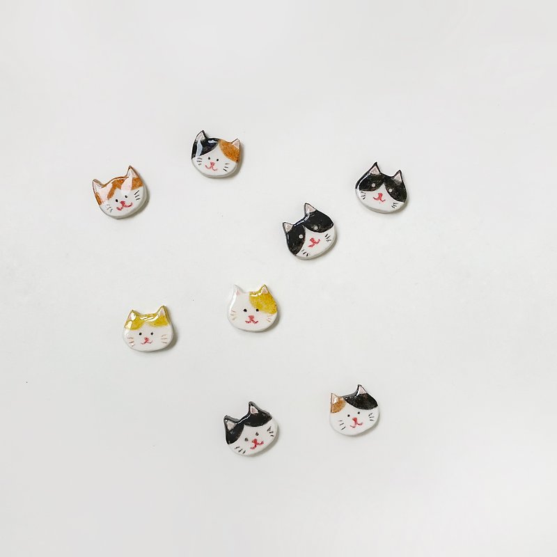 Cute Cat - Handmade/Painted Earrings - ต่างหู - วัสดุอื่นๆ หลากหลายสี