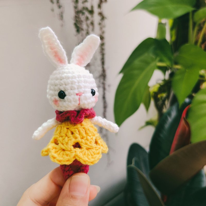 Tiny Bunny Doll | Mini Crochet Rabbit Toy | Handmade Knitted Animal Amigurumi - ตุ๊กตา - ผ้าฝ้าย/ผ้าลินิน 