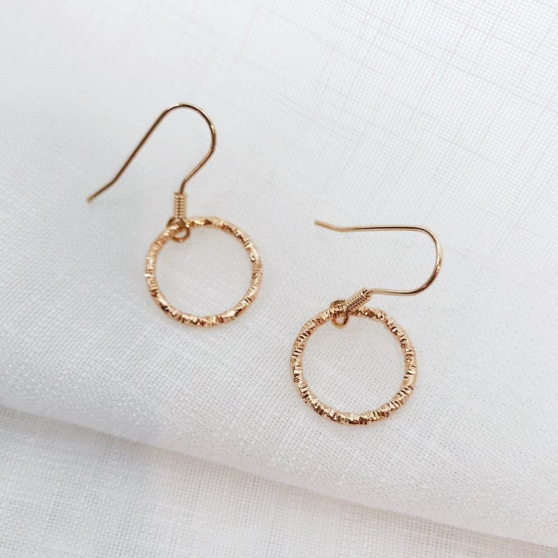 Small Hoop Circle Retro Golden Color Earrings  can change to Clip on  - Earrings & Clip-ons - Other Metals Gold