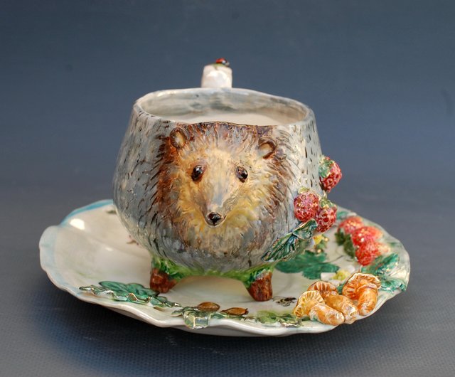 Hering Berlin Piqueur cappuccino cup and saucer, motif hedgehog