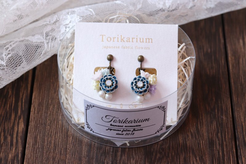 Tsumamizaiku Earrings. Earring fittings can be replaced. - ต่างหู - ผ้าไหม สีเขียว