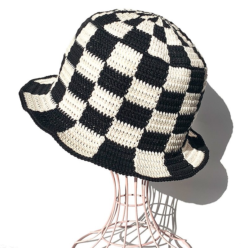[Crochet Hat] BLACK×OFF Block Check Bucket Hat - Hats & Caps - Cotton & Hemp Black