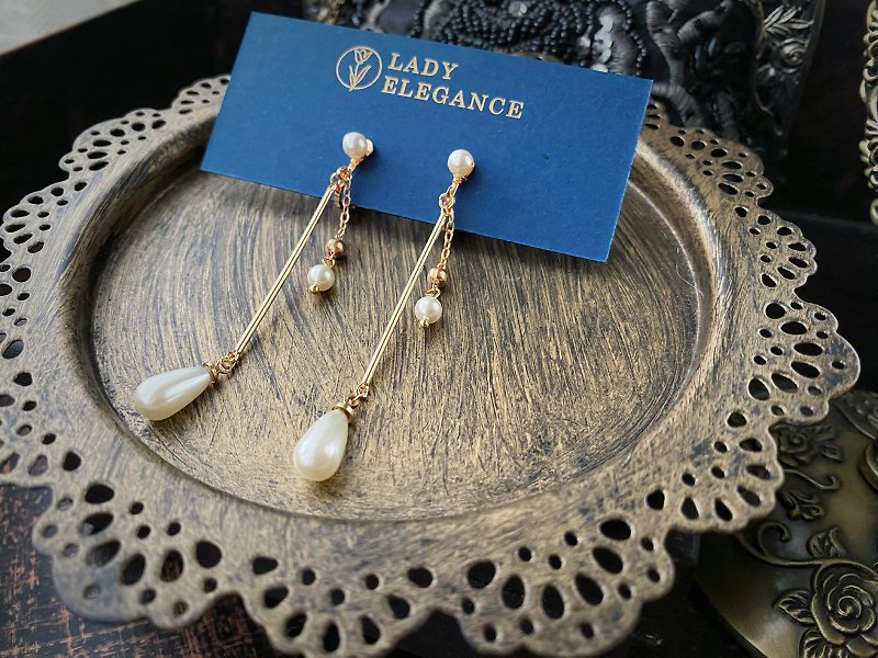 法式優雅swarovski珍珠 靜末小耳環 - 耳環/耳夾 - 珍珠 
