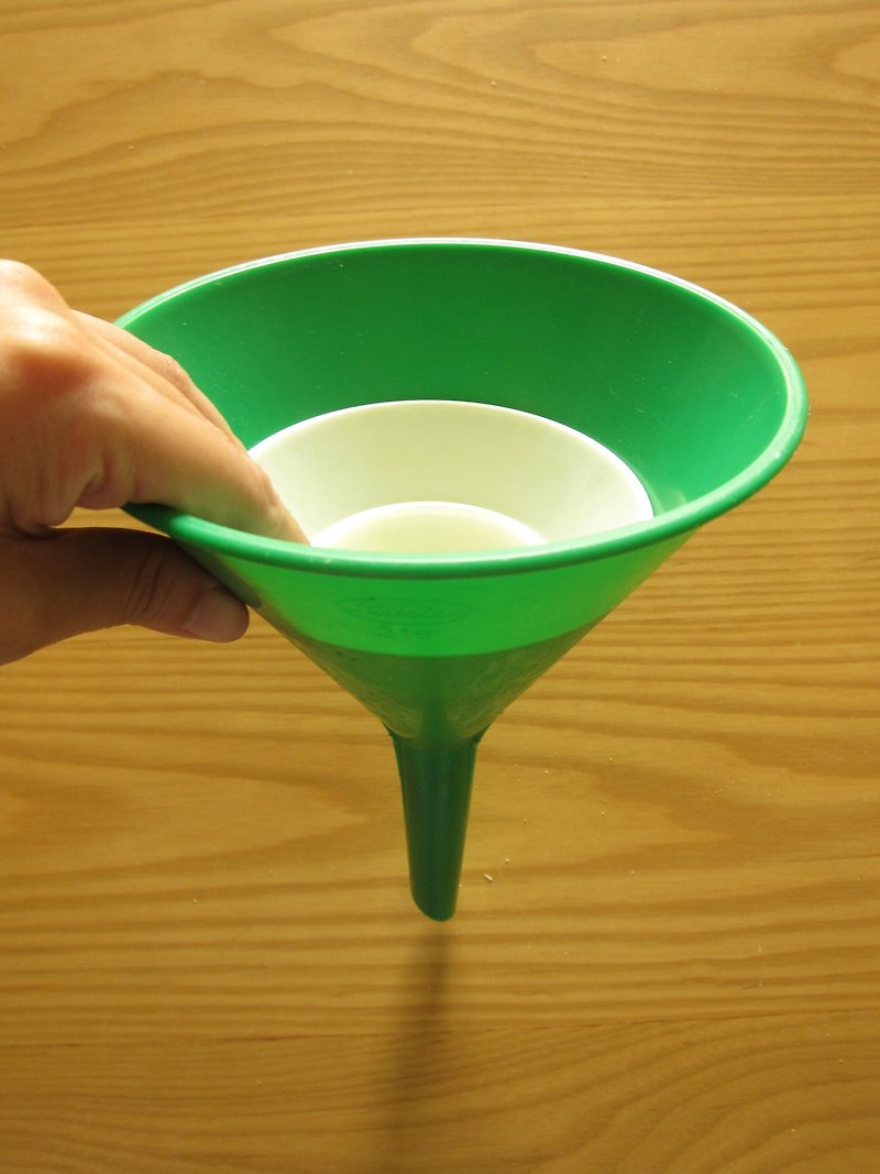 Finland plast green plastic funnel three groups - Cookware - Paper Green