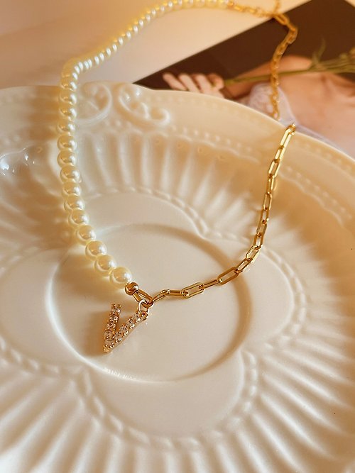 G.M. Urea Pearl Gigi 26字母可訂製 鎖骨鏈 半珠半鏈 珍珠飾品 珍珠項鍊