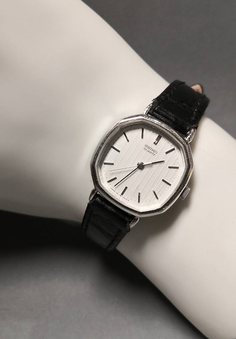 Seiko Seiko watch 1980s quartz watch/Wen Qingfeng/vintage - Women's Watches - Other Materials Silver