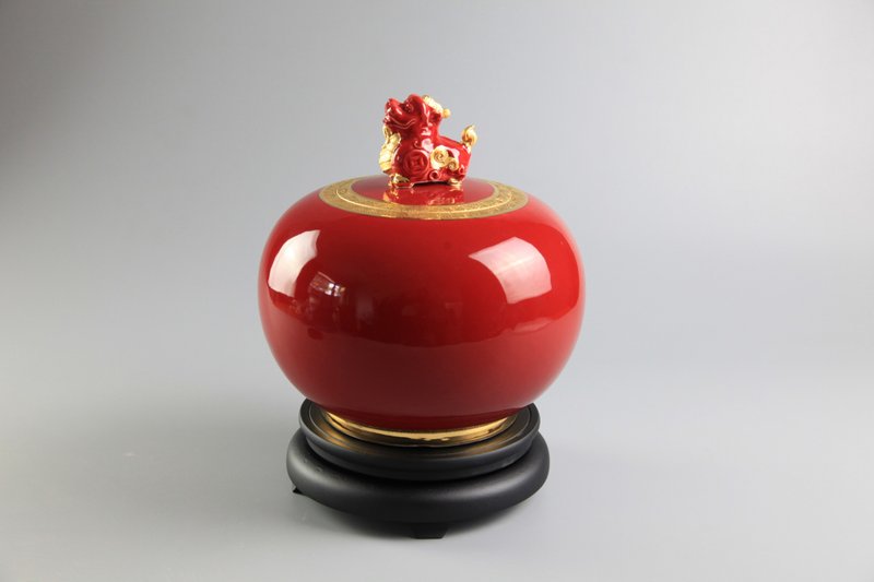 Shina Pixiu treasure jar 20CM-24K pure gold painted exquisite packaging comes with rotating base - ของวางตกแต่ง - ดินเผา สีแดง