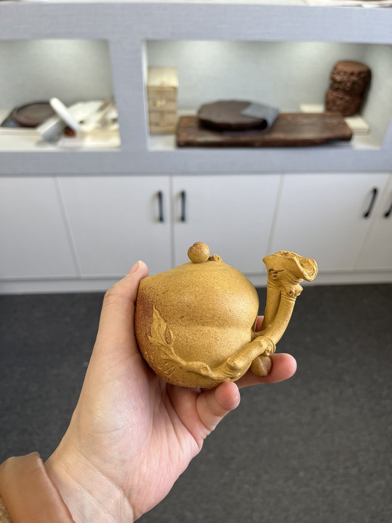 送禮紫砂壺茶壺寿桃壶 现货实拍 慕古 陈鸣远款 型体兼备 老味十 - 茶壺/茶杯/茶具 - 陶 灰色