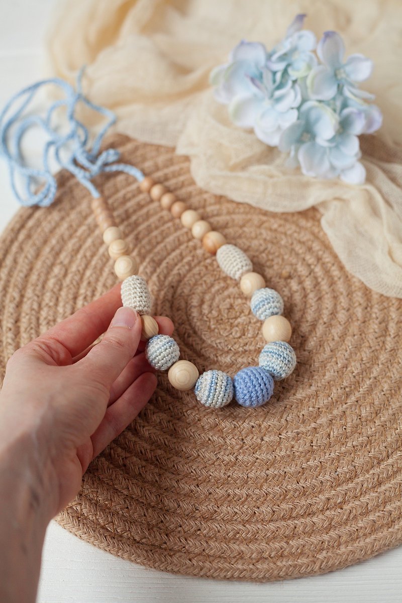 Blue Stripped Wooden Teething Necklace - Modern Jewelry for Breastfeeding Mom - สร้อยคอ - ไม้ สีน้ำเงิน