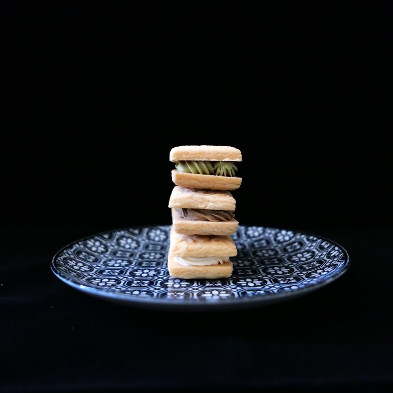 Tile sandwich biscuit gift box - Cake & Desserts - Fresh Ingredients 