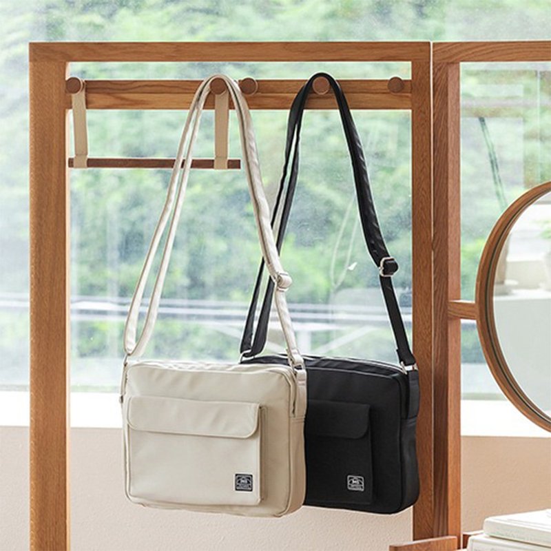 Romane 365 series crossbody bag - กระเป๋าเอกสาร - ผ้าฝ้าย/ผ้าลินิน 