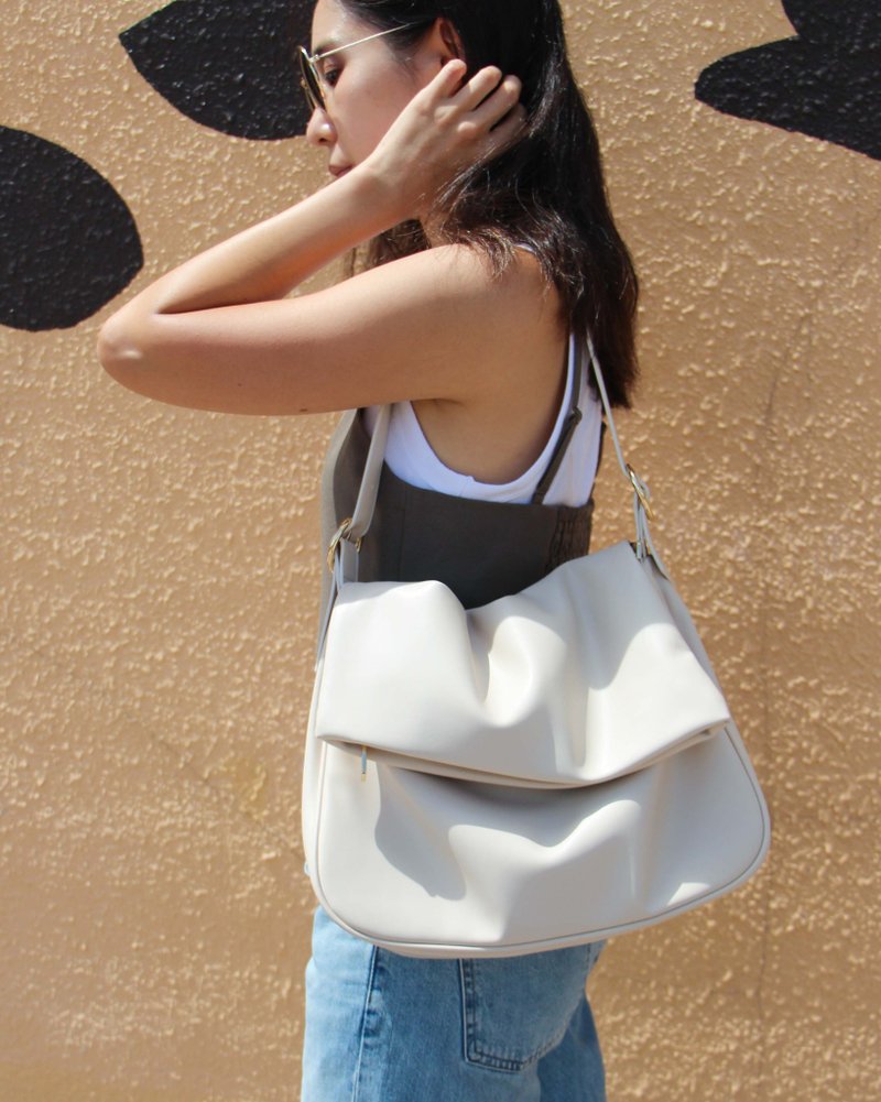 Sammy 慵懶感 隨性 長短帶兩用袋 電腦袋 斜揹 側揹 上肩袋 奶白 - 電腦包/筆電包 - 人造皮革 白色