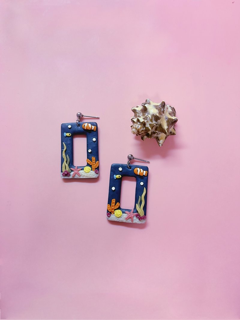 Little fish under the sea handcrafted polymer clay earrings - 耳環/耳夾/耳骨夾 - 其他材質 藍色