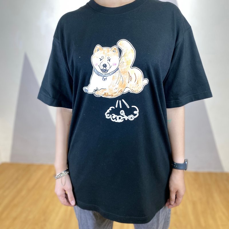 Original hand-painted T shirt monopoly Fart Achai fantasy animal series - เสื้อยืดผู้หญิง - ผ้าฝ้าย/ผ้าลินิน สีดำ