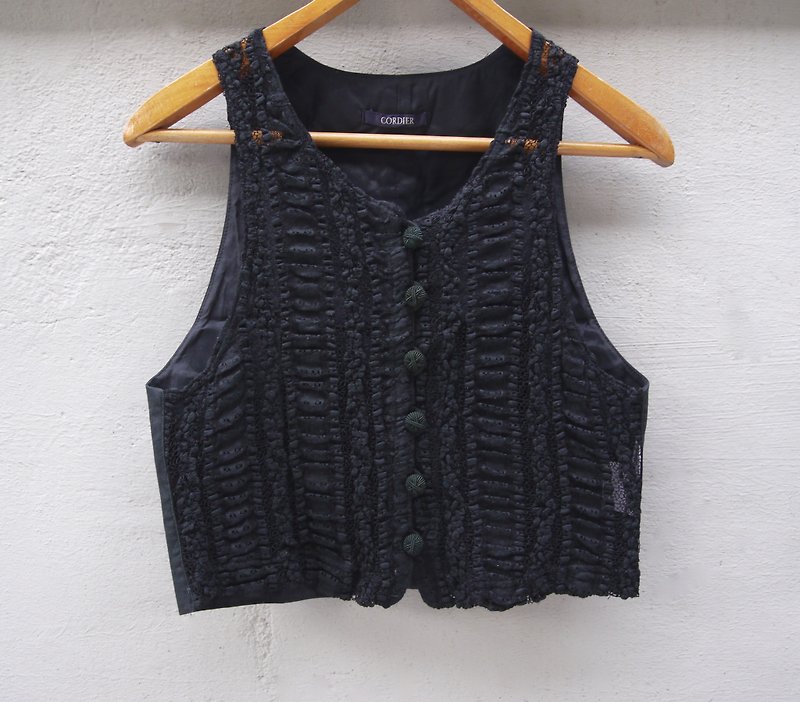 FOAK vintage hollow crocheted vest plate buttons - เสื้อกั๊กผู้หญิง - ผ้าฝ้าย/ผ้าลินิน สีดำ