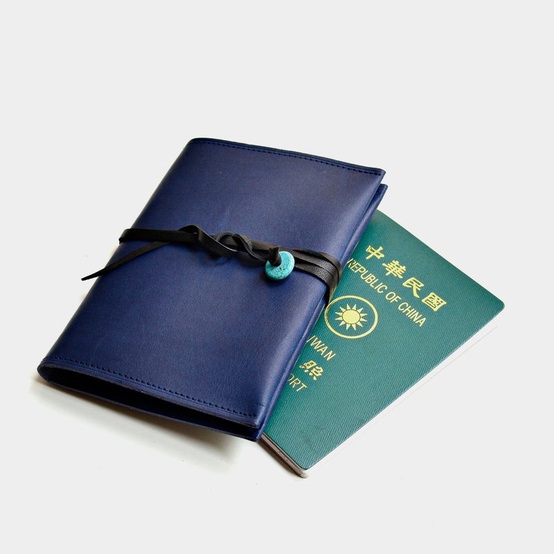 [Poseidon] mountain permit Italian vegetable-tanned leather passport cover blue leather passport holder travel abroad when necessary custom lettering gift roping Stone ethnic style Valentine's Day gifts - ที่เก็บพาสปอร์ต - หนังแท้ สีน้ำเงิน