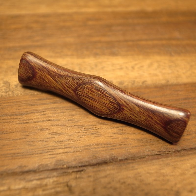 Old bone wood brooch VINTAGE - Brooches - Wood Brown