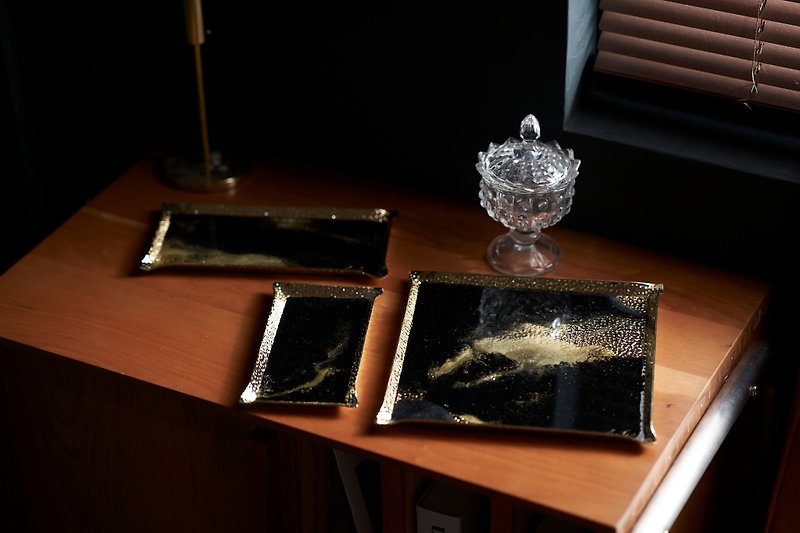 33Creations Diamond Porcelain Resin | Metal Hammer Plate | Black Gold - Items for Display - Resin Black