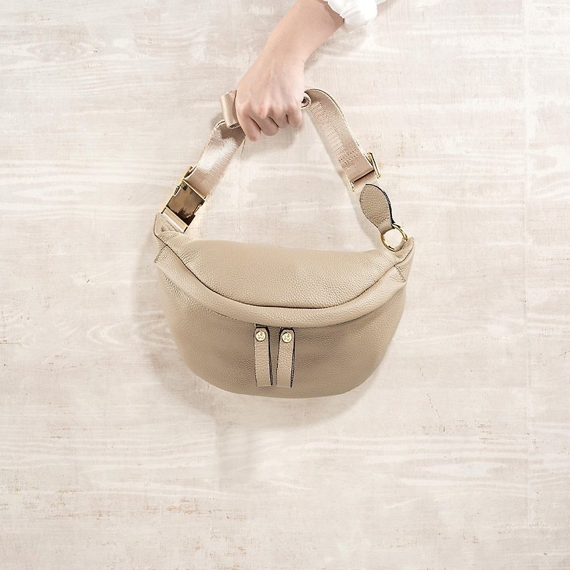 GOLD Leather Chest Bag - Linen Gray - กระเป๋าแมสเซนเจอร์ - หนังแท้ สีกากี