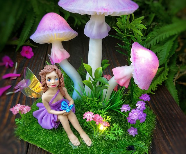 Mushroom lamp consisting of three pink mushrooms and berries - Shop Magic  Night Lights Lighting - Pinkoi