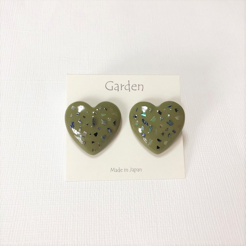 heart earrings khaki - ピアス・イヤリング - シェル カーキ
