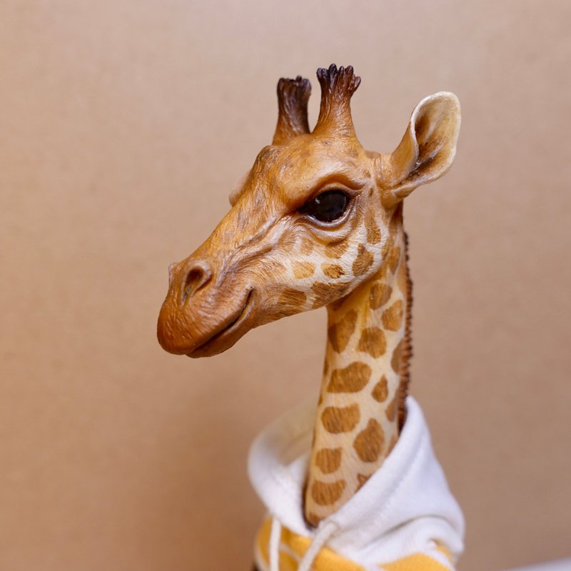 1:12 [Giraffe] (orange sweatshirt) movable joint doll - Stuffed Dolls & Figurines - Resin Orange