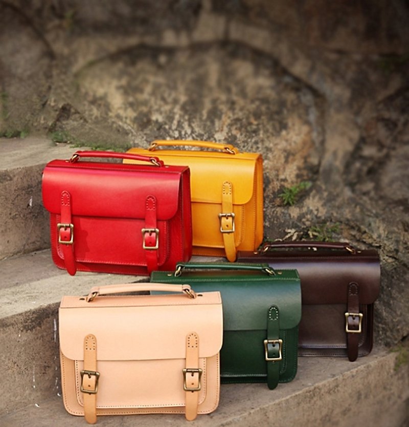 Classic British bag - Messenger Bags & Sling Bags - Genuine Leather Multicolor