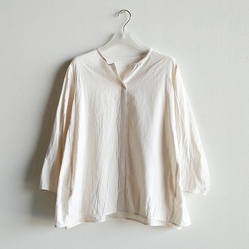 Small V-neck eight-quarter sleeve shirt washed cotton primary color - เสื้อผู้หญิง - ผ้าฝ้าย/ผ้าลินิน ขาว