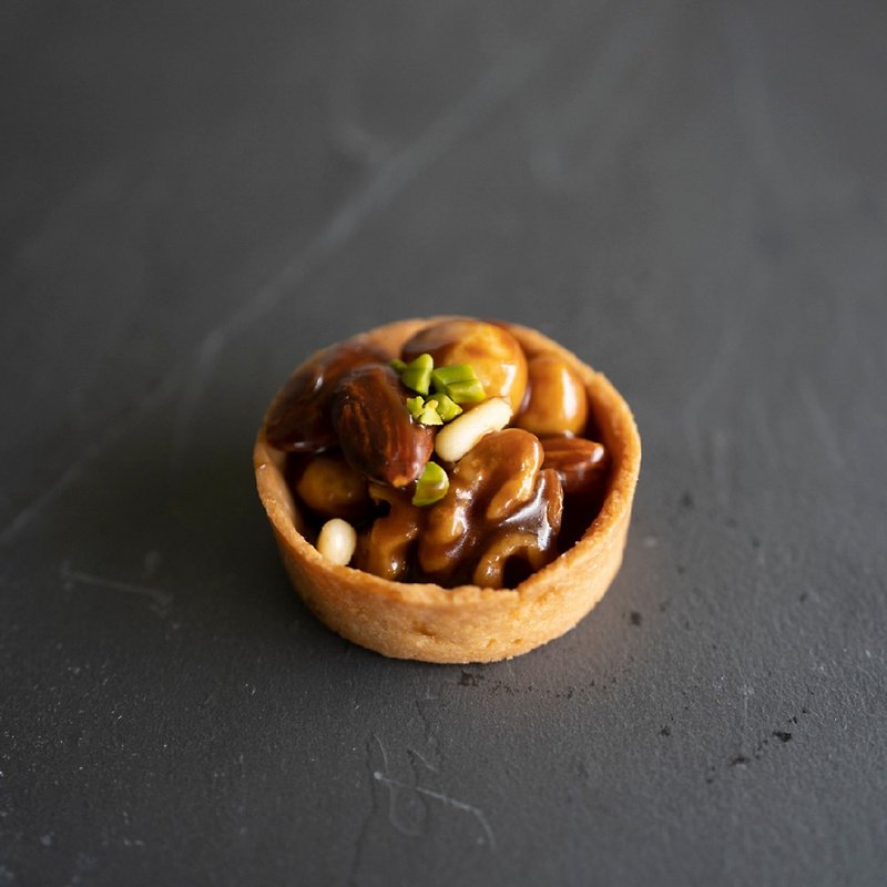 French Caramel Nut Tower - เค้กและของหวาน - อาหารสด สีเขียว