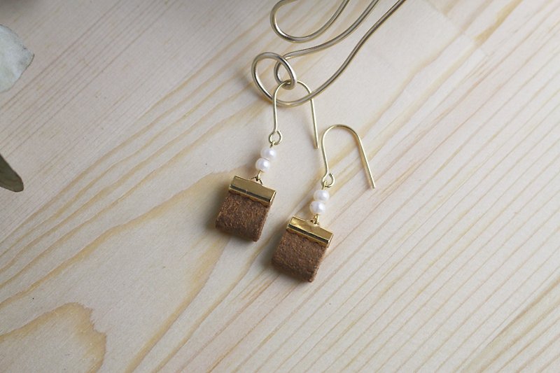 New autumn / winter with beaded earrings Be myself // amber ve060 - Earrings & Clip-ons - Other Materials Brown