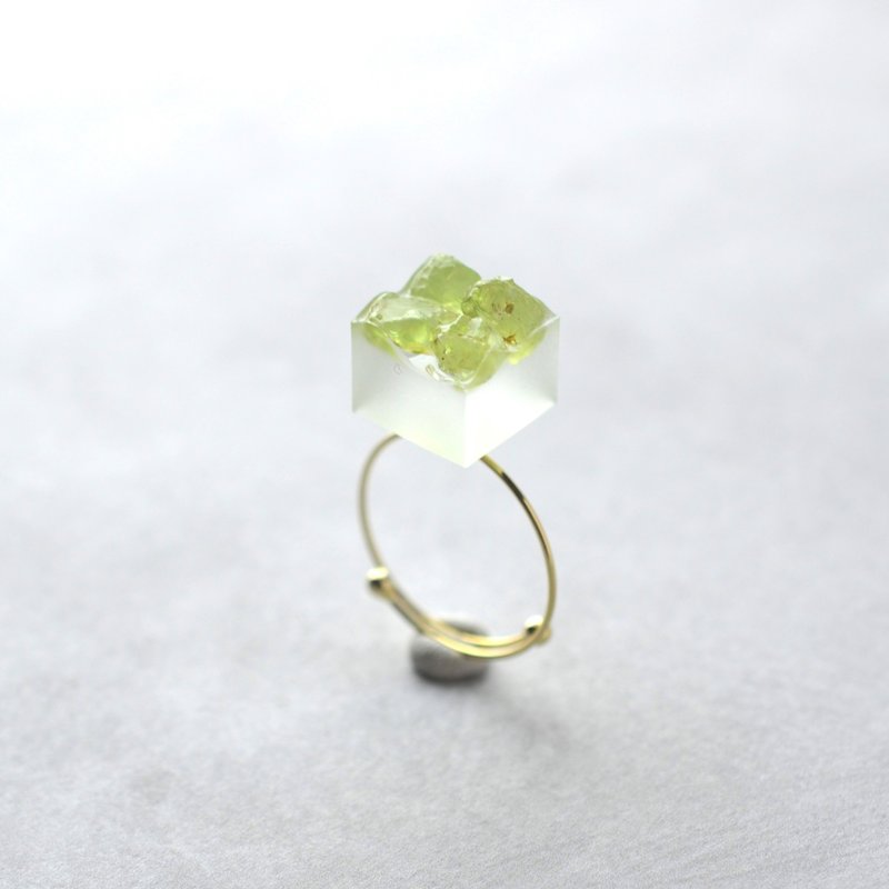 peridot, ring, gold color, birthday gift, wedding gift, made in Japan, contemporary jewelry - General Rings - Resin Green
