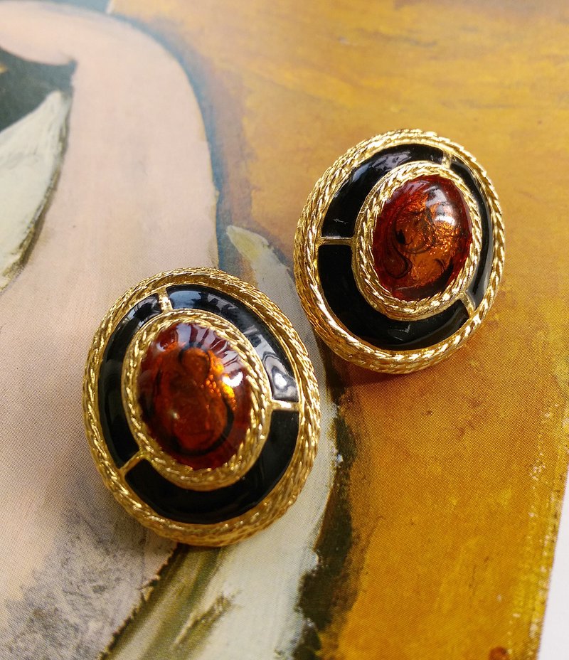 Western antique jewelry. Rashomon oval enamel clip earrings - Earrings & Clip-ons - Other Metals Gold