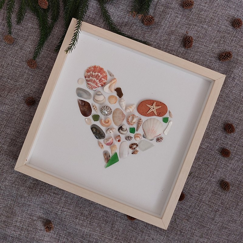 Sea glass heart, shells, pebbles. SeaShell Wall Art. Frame, Shadow box. - Wall Décor - Shell White