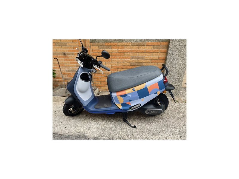 幾何圖+貓腳印(燦光藍) gogoro系列車套 防刮車套 - 其他 - 聚酯纖維 
