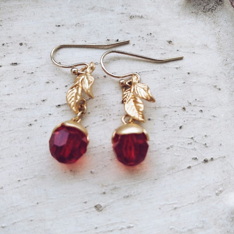 momolico  earring  swarovski  crystal berry - Earrings & Clip-ons - Other Materials Red