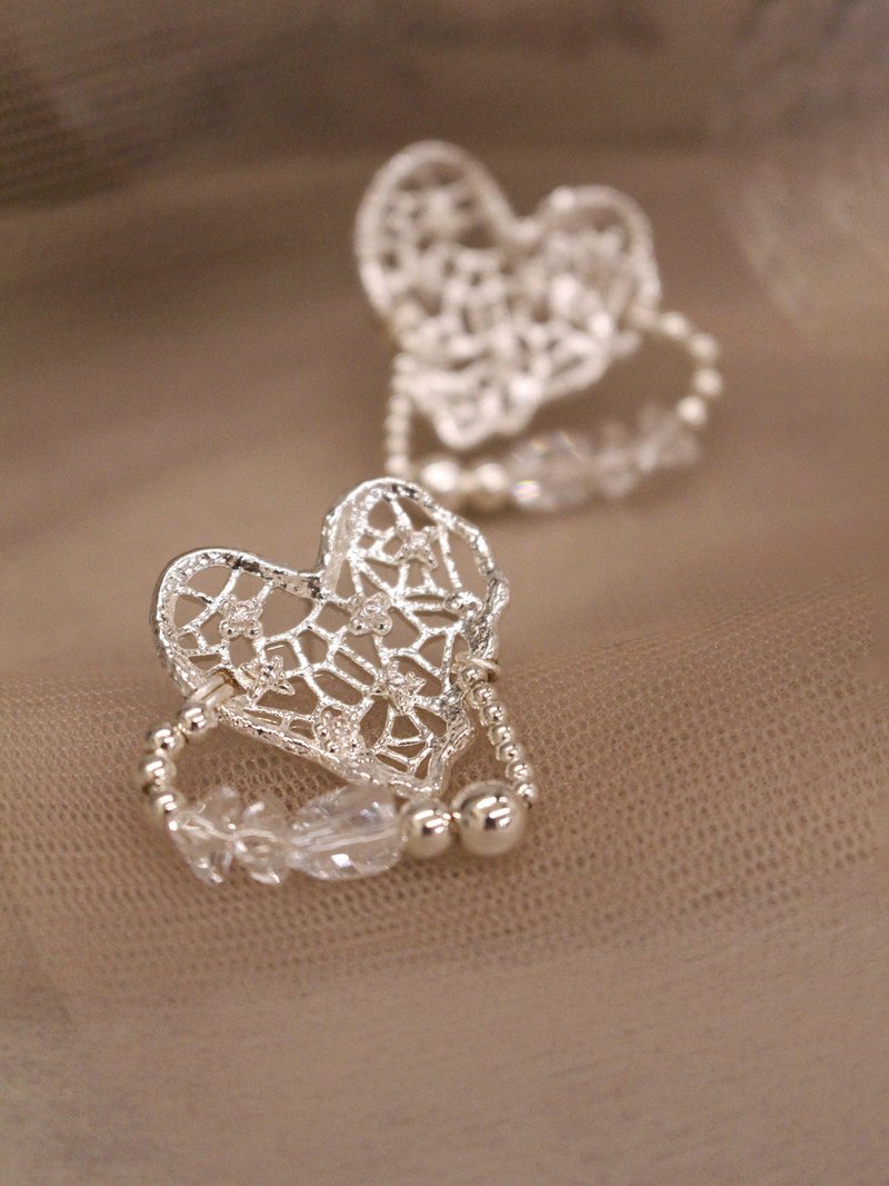 課外練習。MUCHAT手作愛心水晶純銀針耳環 - 耳環/耳夾/耳骨夾 - 其他金屬 銀色