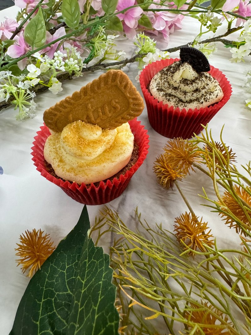 AY baker Oreo香草夾心餅乾 比利時蓮花薄脆餅杯子蛋糕 - 蛋糕/甜點 - 新鮮食材 金色