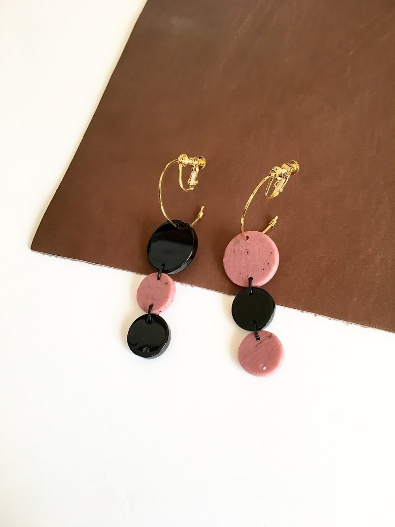 Onyx, Siliceous Schist hoop earring - Earrings & Clip-ons - Stone Pink