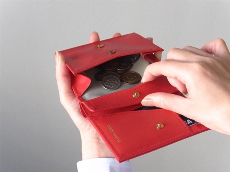 日本製革　小銭が取り出しやすい二つ折り財布 - Short Wallet - RED - CAREN QUOYLE - - 錢包/皮夾/長短夾 - 真皮 紅色