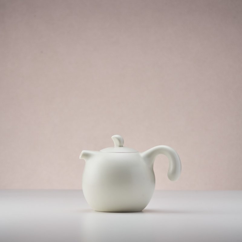 Bird Tit - Matt goose yellow glaze teapot - ถ้วย - เครื่องลายคราม สีเหลือง