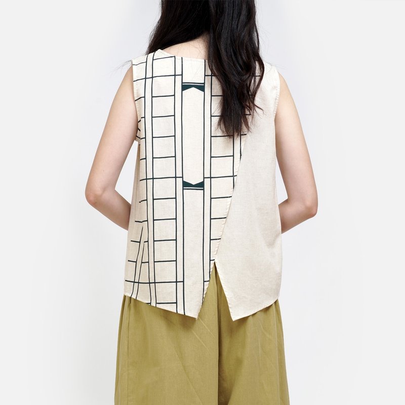 Large Paper Print Back Slit Tank Top - Moonlight Beige - เสื้อกั๊กผู้หญิง - ผ้าฝ้าย/ผ้าลินิน ขาว