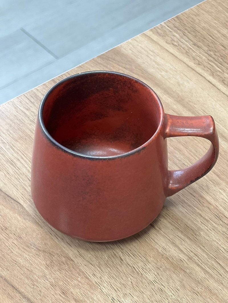 [Refurbished] Cores KIKI Mino Ware Mug | Red Made in Japan - แก้วมัค/แก้วกาแฟ - เครื่องลายคราม สีแดง