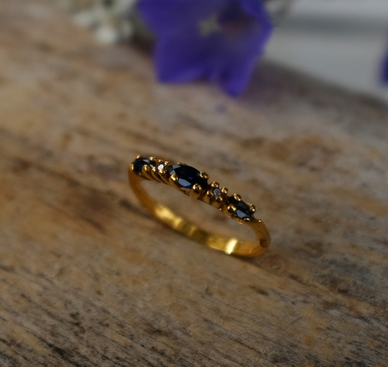 Paris antique dark blue glass zircon gold plated ring - แหวนทั่วไป - โลหะ สีน้ำเงิน