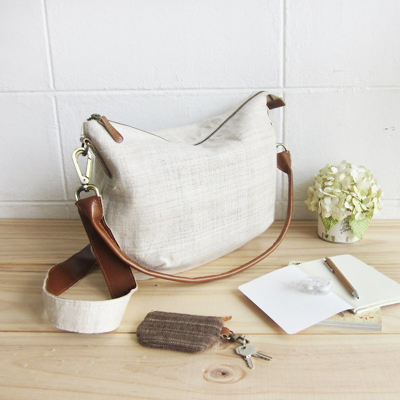 Cross-body Sweet Journey Bags M size Hand Woven Hemp Natural Color - 側背包/斜孭袋 - 植物．花 