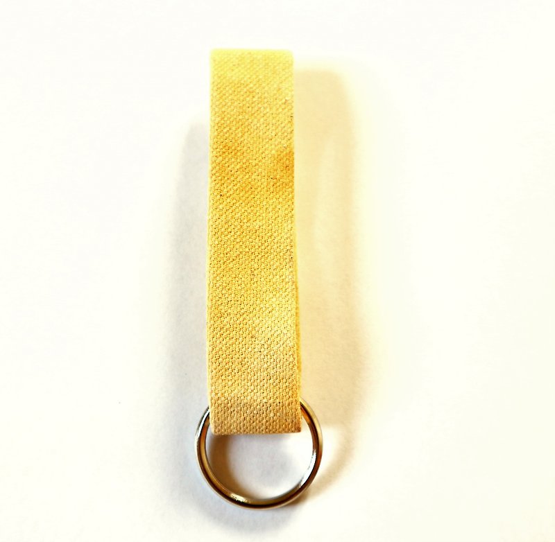 (情人節禮物預售中)淡淡黃手工染色電燒客製化鑰匙圈(可電燒文字) - 鑰匙圈/鑰匙包 - 棉．麻 黃色