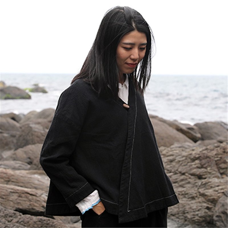 [Cloth Cloth] Black Cotton Crossbody Jacket - เสื้อแจ็คเก็ต - ผ้าฝ้าย/ผ้าลินิน สีดำ