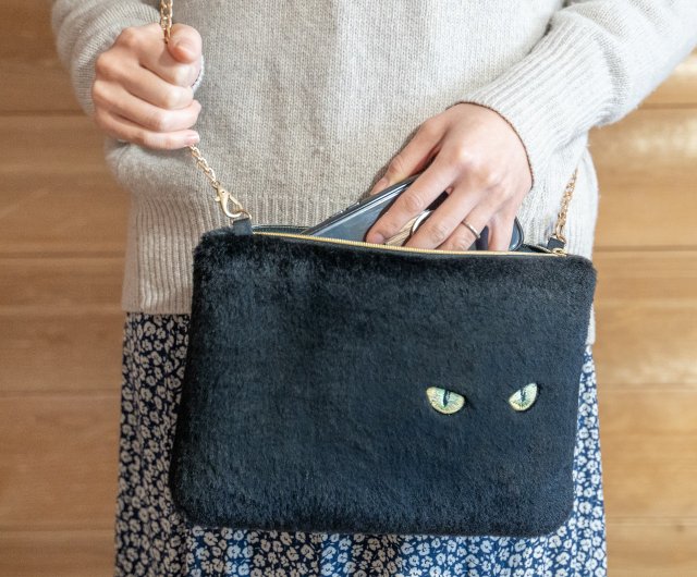 黒猫ショルダーバッグ 猫の目刺繍 フェイクファー - ショップ