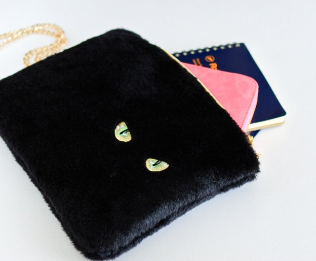 黒猫ショルダーバッグ 猫の目刺繍 フェイクファー - ショップ